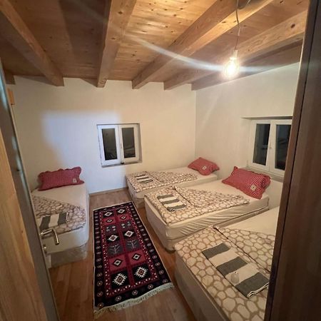 Bed and Breakfast Kod Kapetana Tea Gornji Lukomir Zewnętrze zdjęcie