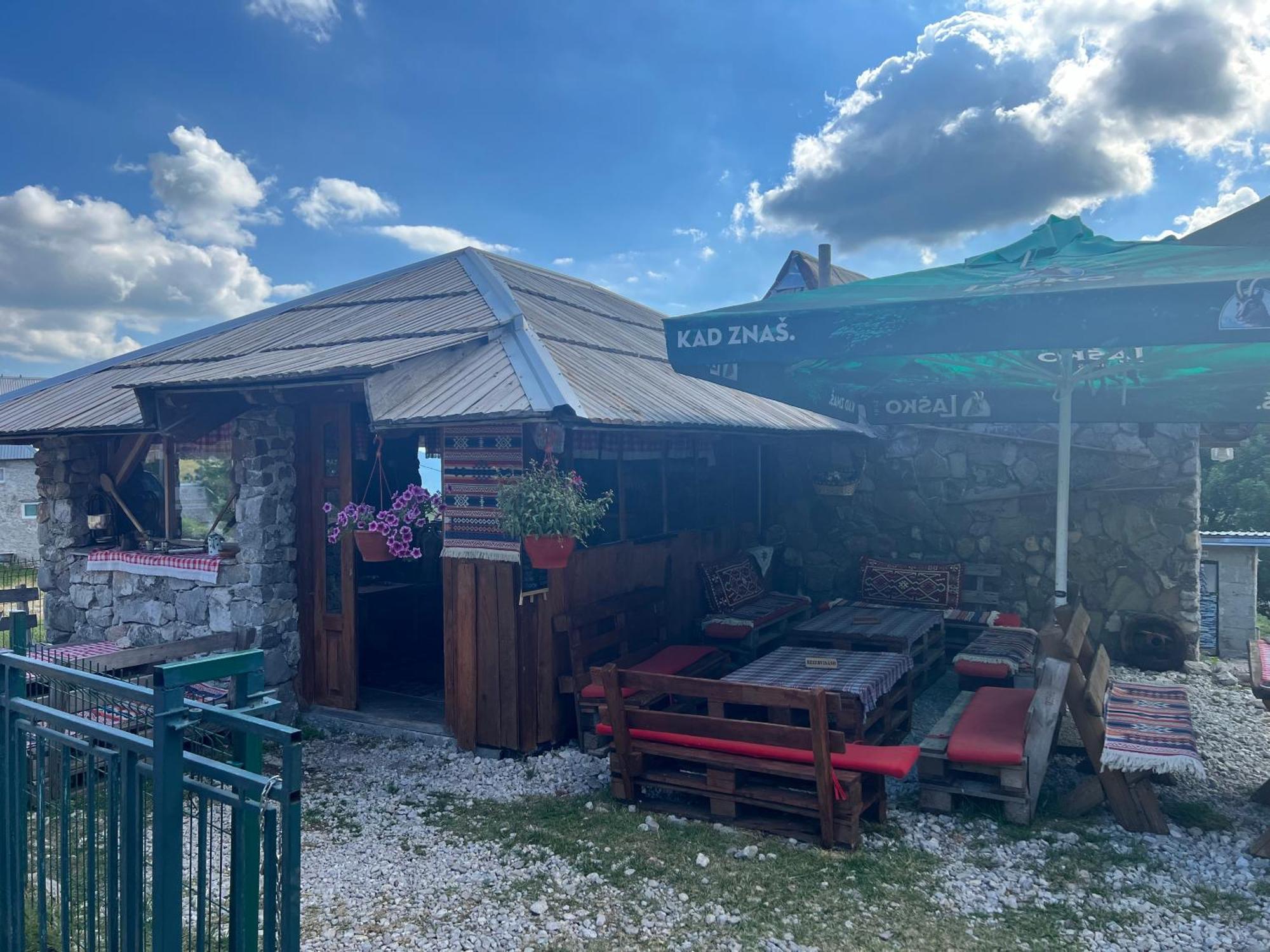 Bed and Breakfast Kod Kapetana Tea Gornji Lukomir Zewnętrze zdjęcie