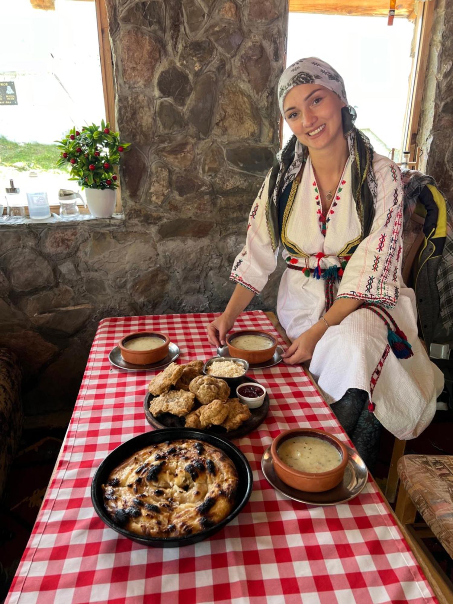 Bed and Breakfast Kod Kapetana Tea Gornji Lukomir Zewnętrze zdjęcie