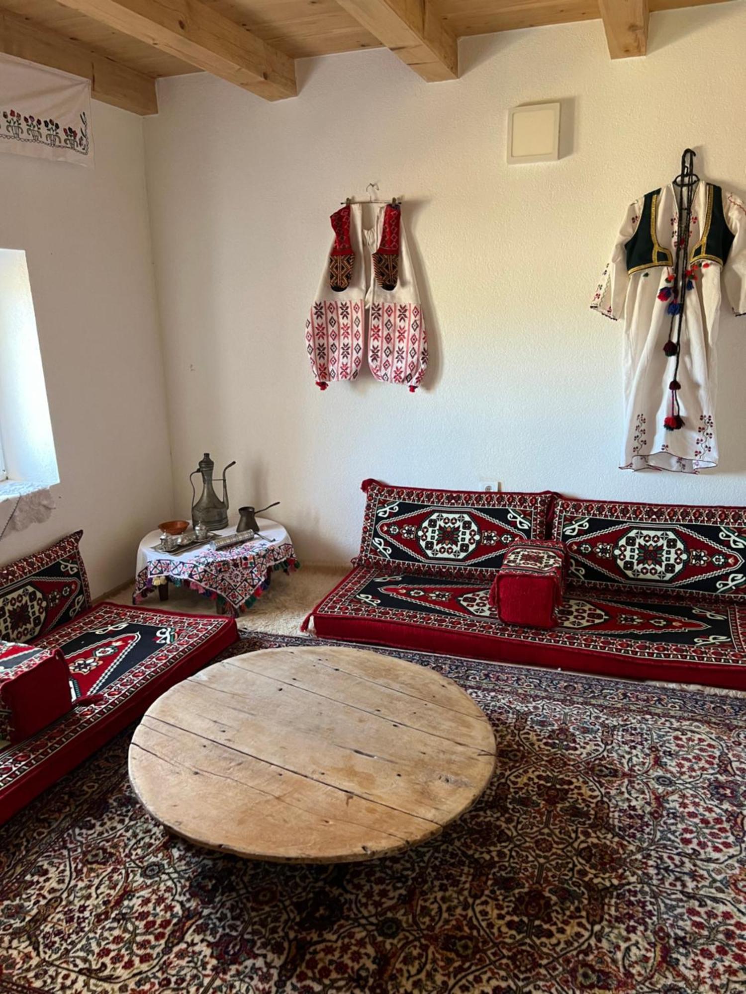 Bed and Breakfast Kod Kapetana Tea Gornji Lukomir Zewnętrze zdjęcie